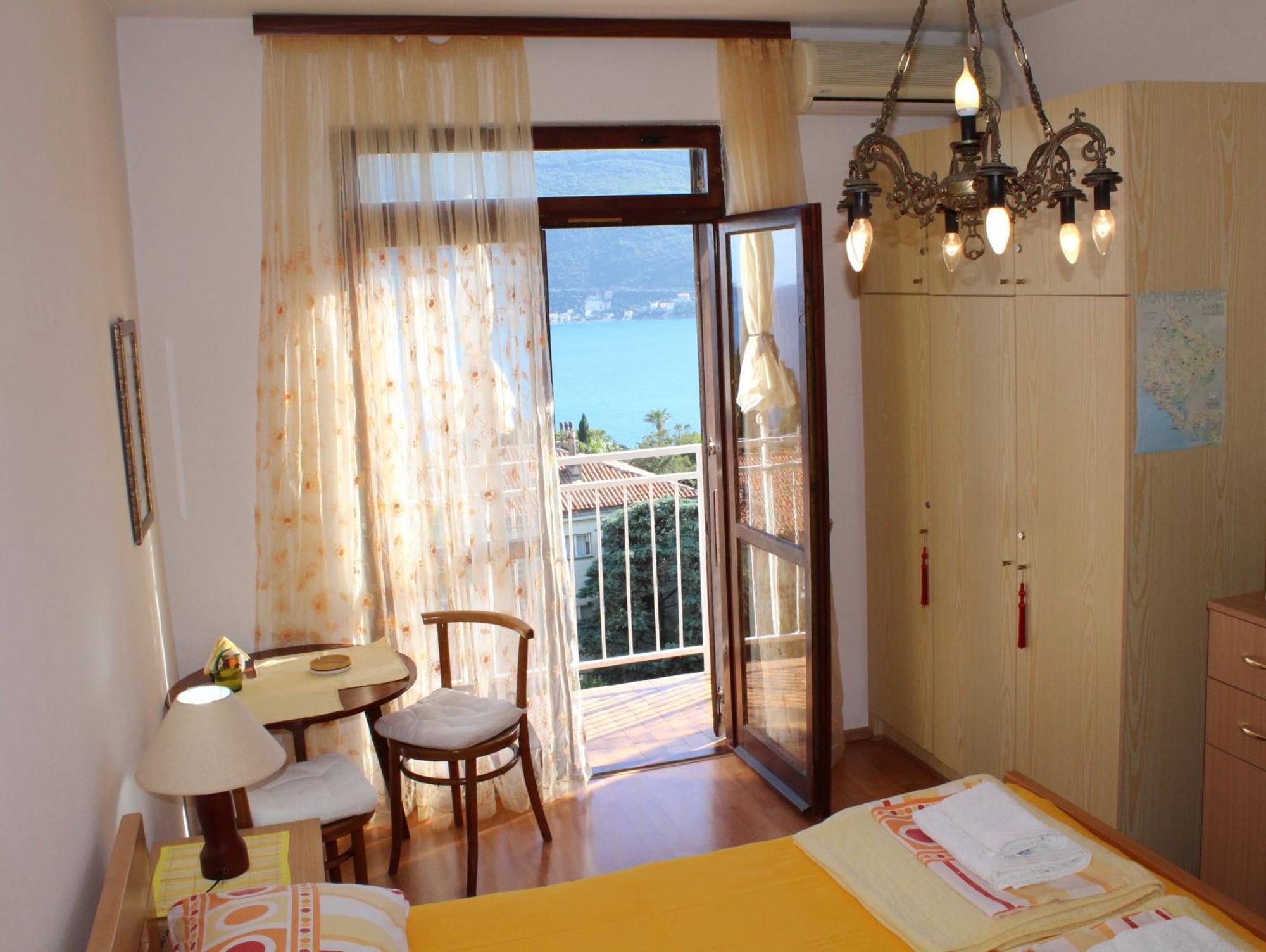 Guest House Tomanovic Herceg Novi Phòng bức ảnh